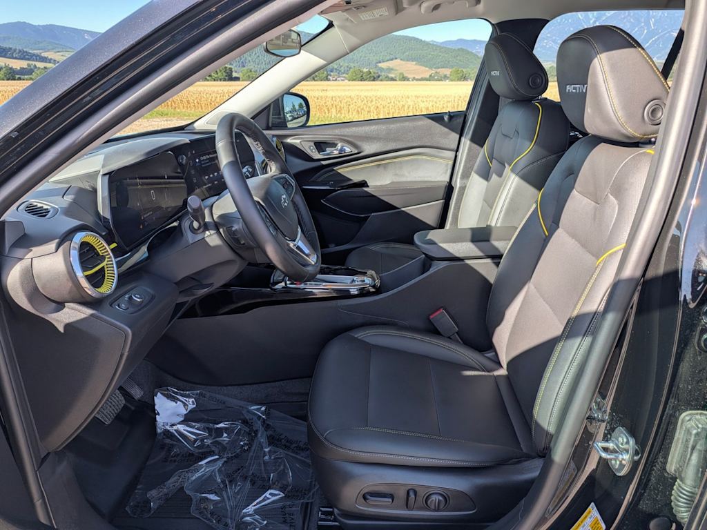 Thumbnail: 2026 Chevrolet Trax - 10