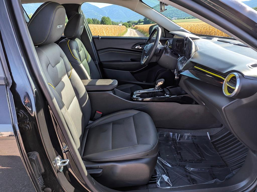 Thumbnail: 2026 Chevrolet Trax - 11