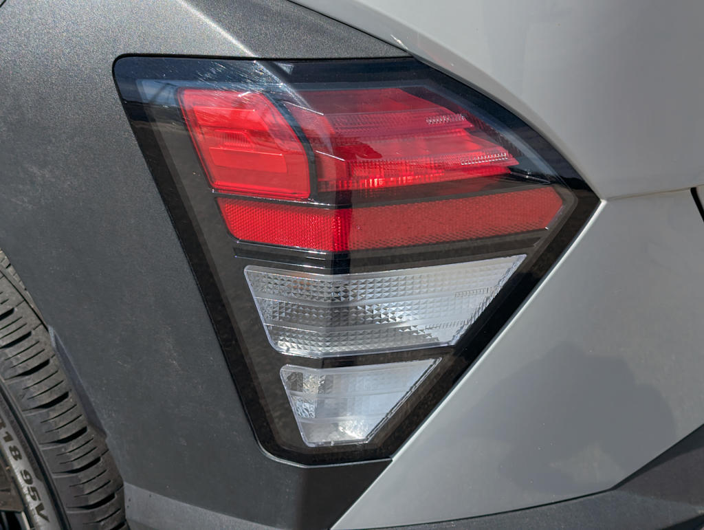 2024 Hyundai Kona SEL 28