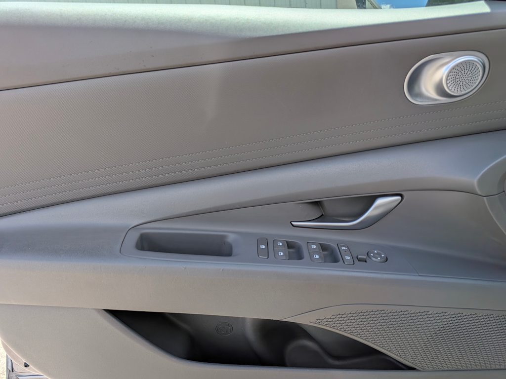 Thumbnail: 2024 Hyundai Elantra - 25