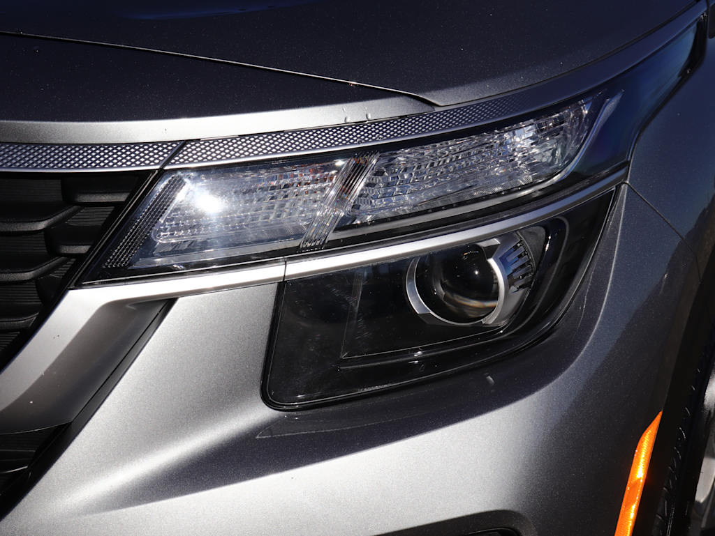 Thumbnail: 2023 Kia Seltos - 24