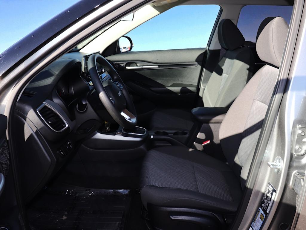 Thumbnail: 2023 Kia Seltos - 10