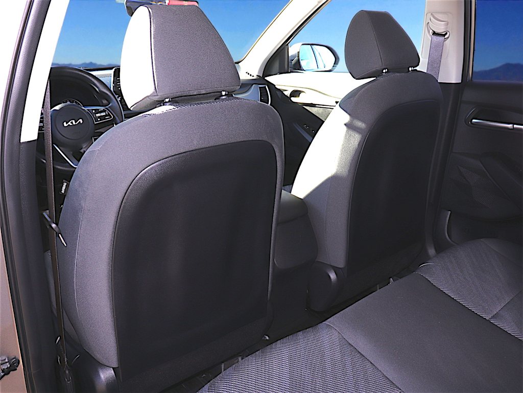 Thumbnail: 2023 Kia Seltos - 12