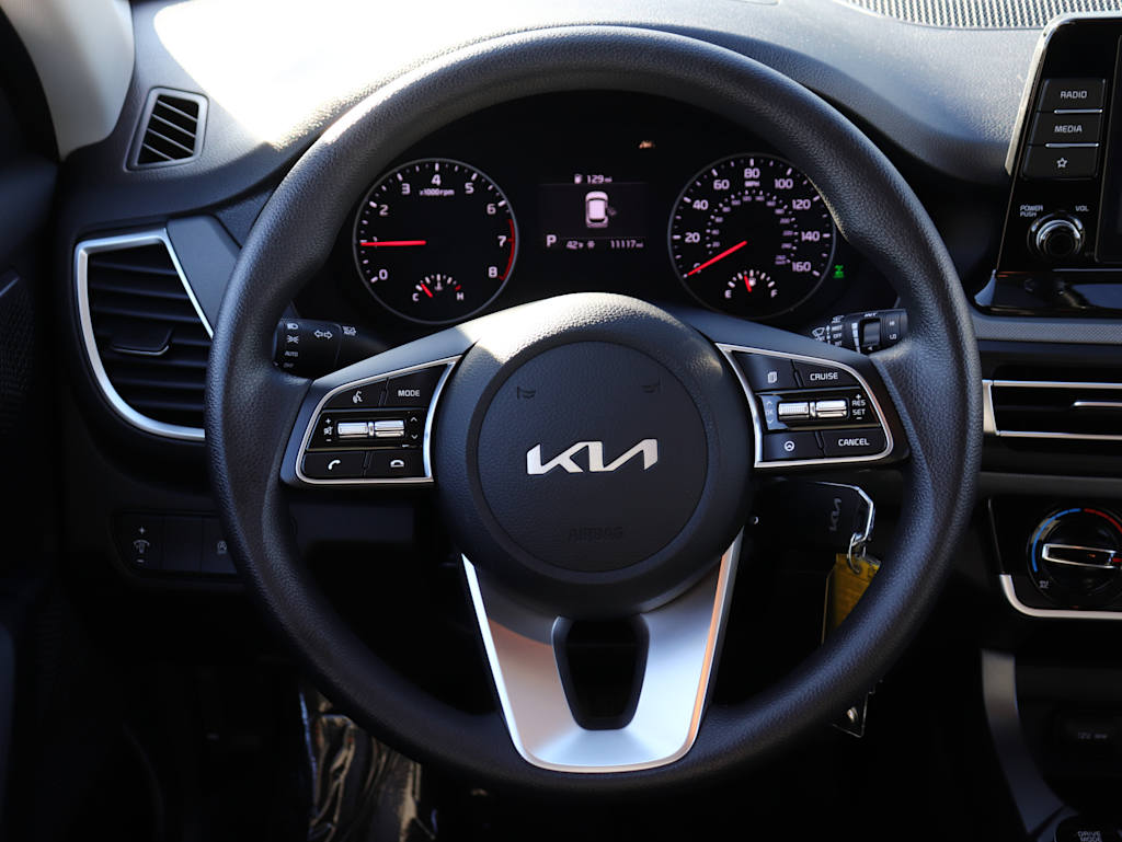 Thumbnail: 2023 Kia Seltos - 37