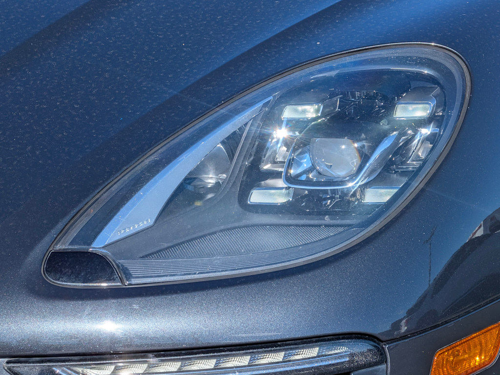 Thumbnail: 2017 Porsche Macan - 24