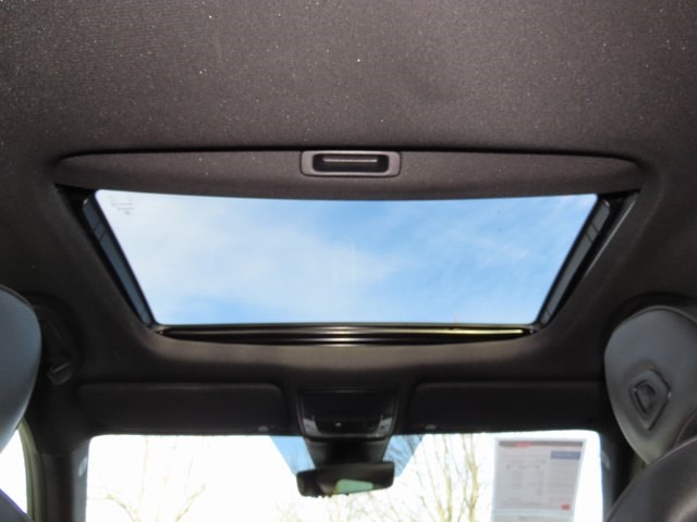 Thumbnail: 2022 Acura TLX - 32