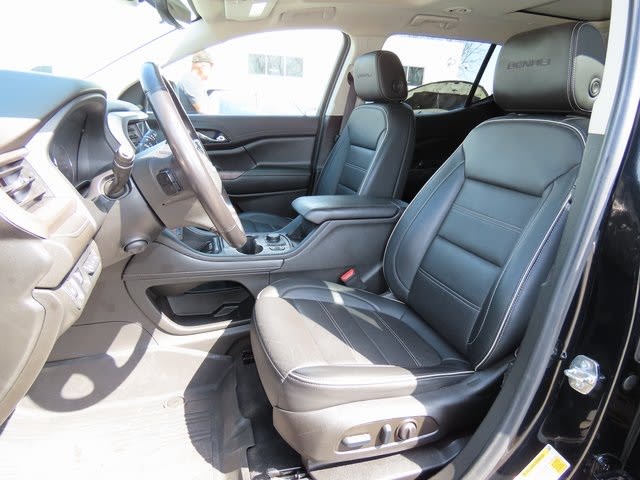 2022 GMC Acadia Denali 11