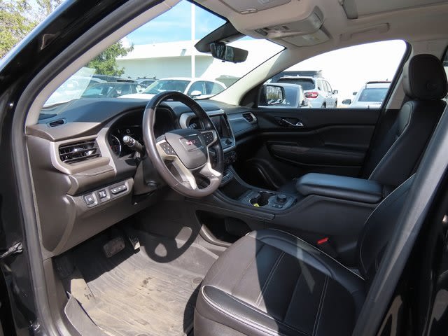 2022 GMC Acadia Denali 2