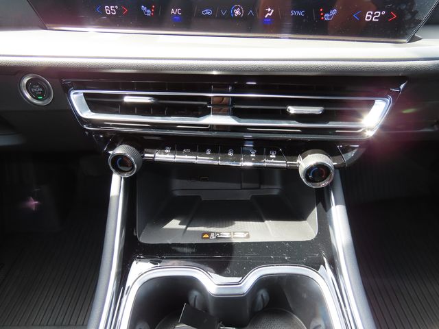 Thumbnail: 2024 Chevrolet Traverse - 26