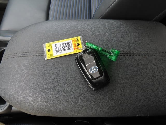 Thumbnail: 2019 Toyota RAV4 - 18