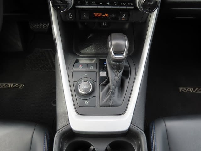 Thumbnail: 2019 Toyota RAV4 - 15