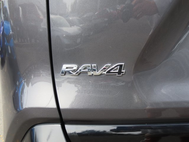 Thumbnail: 2019 Toyota RAV4 - 7