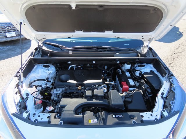 Thumbnail: 2022 Toyota RAV4 - 8