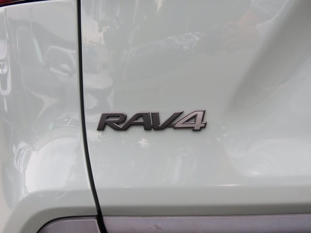 Thumbnail: 2022 Toyota RAV4 - 7