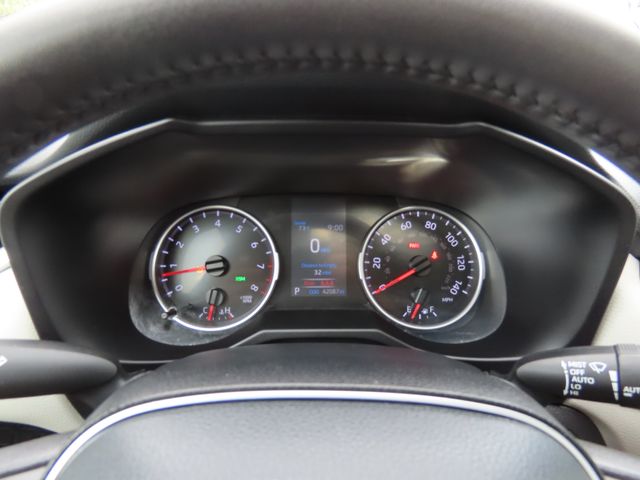 Thumbnail: 2022 Toyota RAV4 - 16