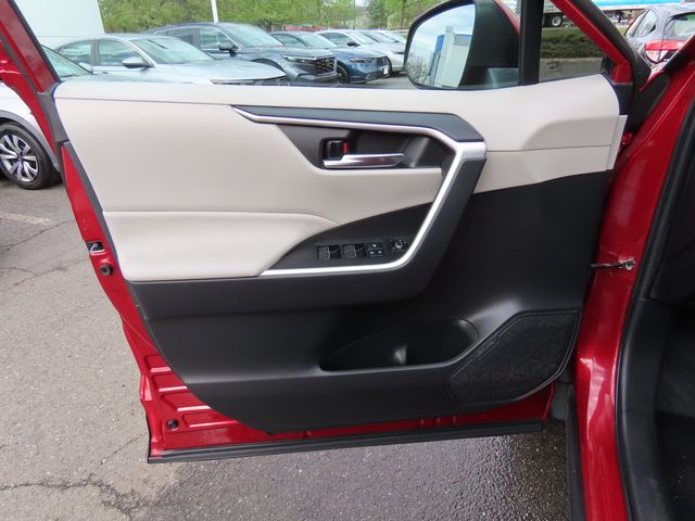 Thumbnail: 2022 Toyota RAV4 - 22