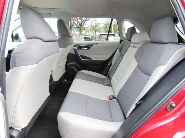 Thumbnail: 2022 Toyota RAV4 - 12