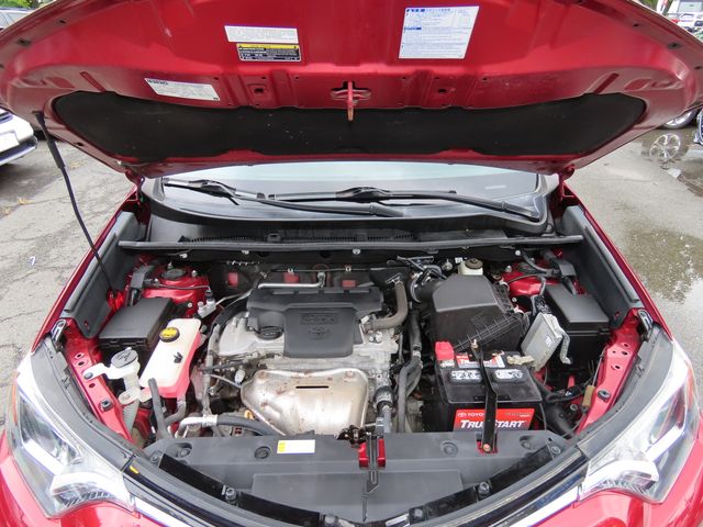 Thumbnail: 2018 Toyota RAV4 - 9