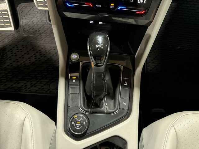 Thumbnail: 2022 Volkswagen Tiguan - 33