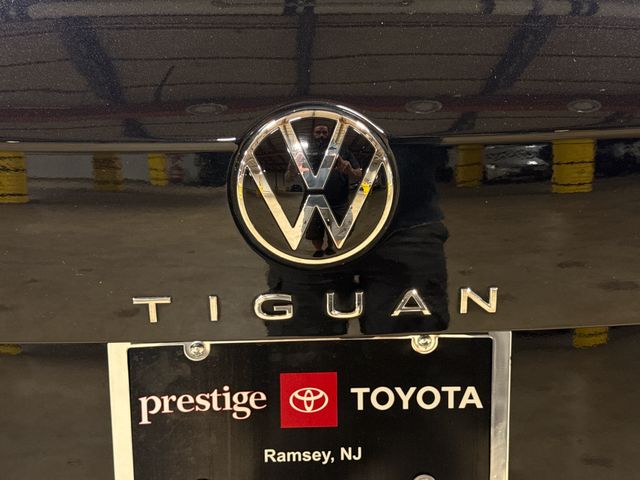 Thumbnail: 2022 Volkswagen Tiguan - 6