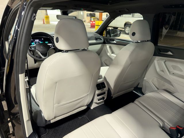 Thumbnail: 2022 Volkswagen Tiguan - 30