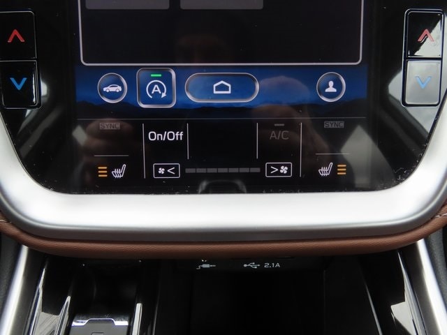 2022 Subaru Outback Touring 25