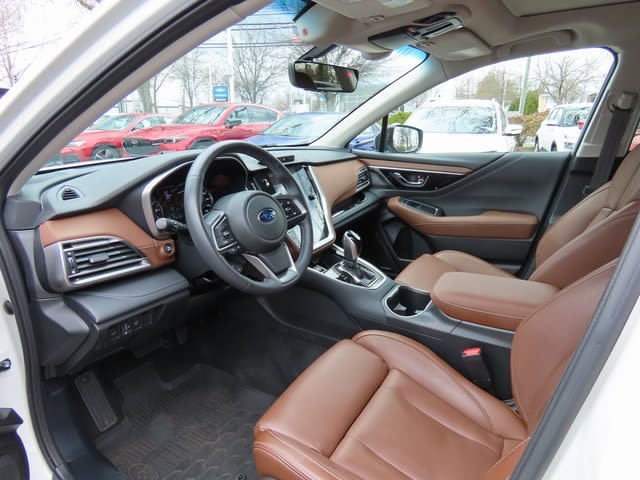 2022 Subaru Outback Touring 2