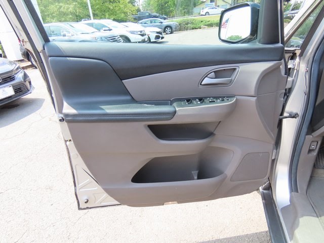 Thumbnail: 2012 Honda Odyssey - 24