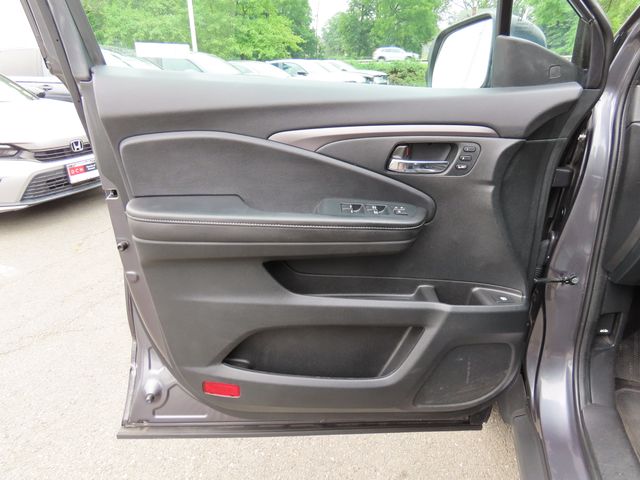 Thumbnail: 2023 Honda Odyssey - 25