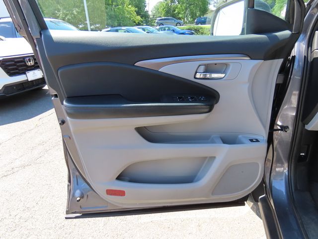 Thumbnail: 2016 Honda Pilot - 24