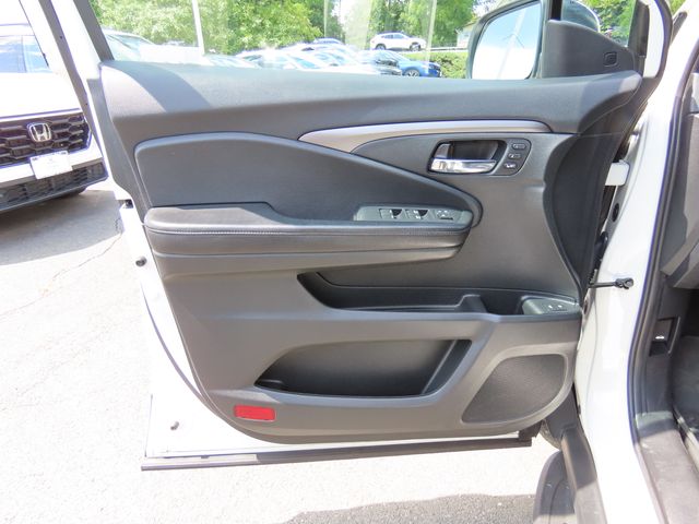 Thumbnail: 2019 Honda Pilot - 24