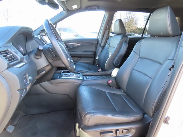 Thumbnail: 2023 Honda Passport - 10