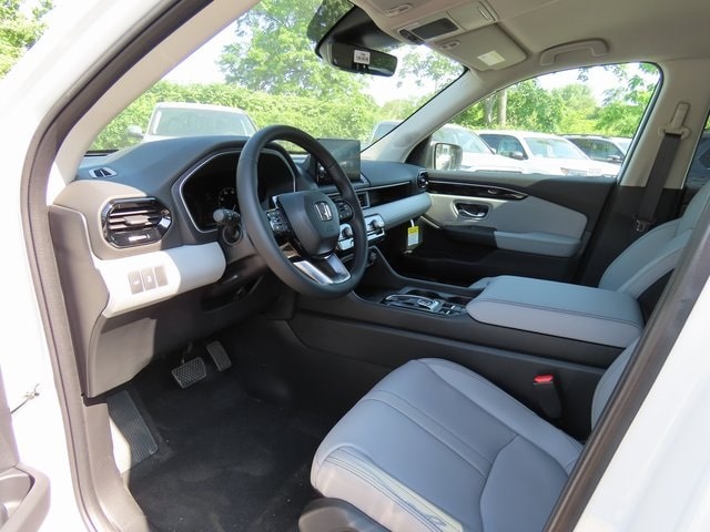 Thumbnail: 2025 Honda Pilot - 2