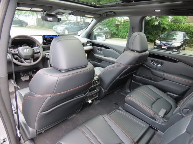 Thumbnail: 2025 Honda Pilot - 19
