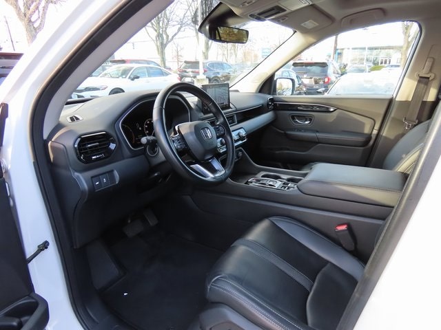 Thumbnail: 2023 Honda Pilot - 2