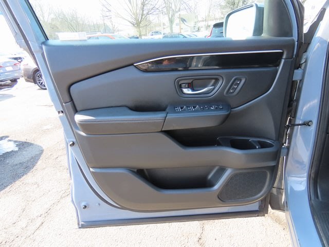 Thumbnail: 2023 Honda Pilot - 25