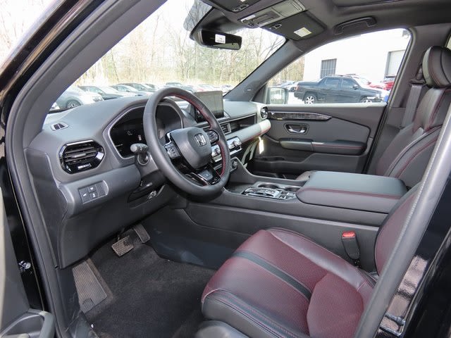 Thumbnail: 2025 Honda Pilot - 10