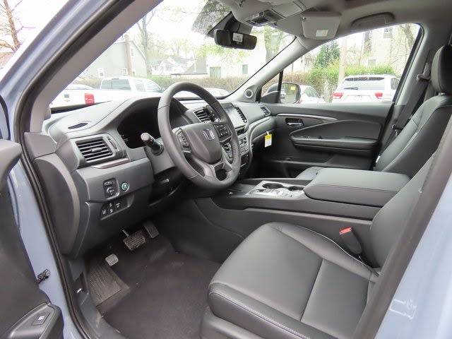 Thumbnail: 2025 Honda Ridgeline - 2