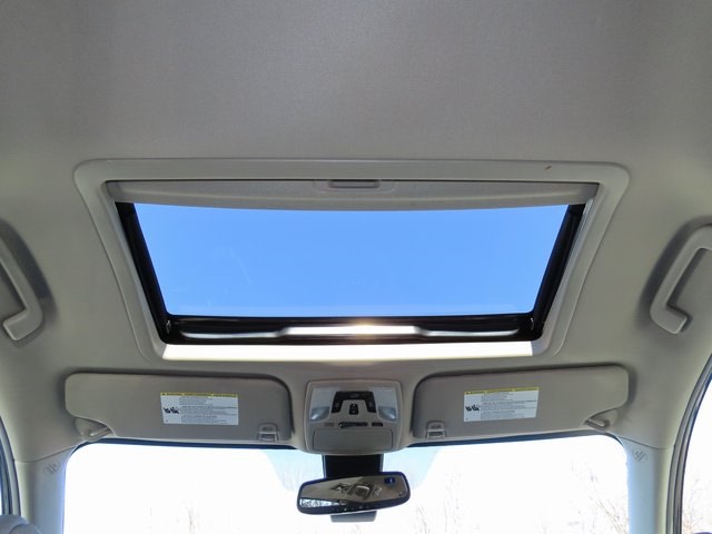 2018 Toyota Sienna XLE 25