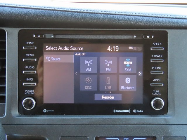 2018 Toyota Sienna XLE 13