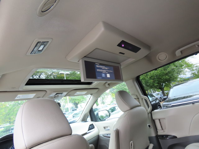 Thumbnail: 2019 Toyota Sienna - 21