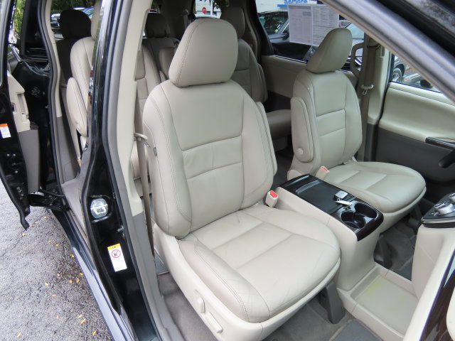Thumbnail: 2019 Toyota Sienna - 23