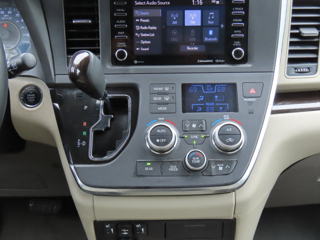 Thumbnail: 2019 Toyota Sienna - 25
