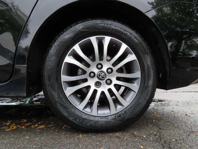 Thumbnail: 2019 Toyota Sienna - 8