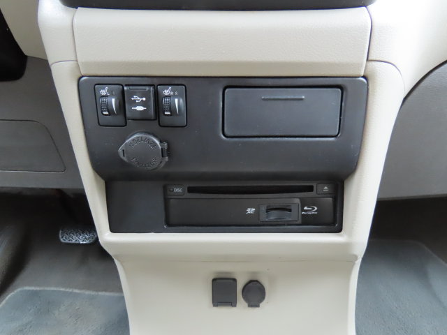 Thumbnail: 2019 Toyota Sienna - 26