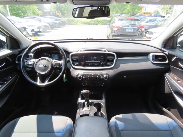 Thumbnail: 2016 Kia Sorento - 10