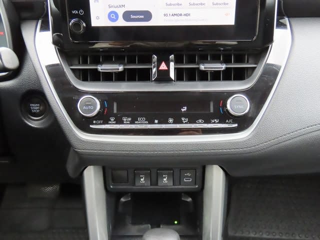 Thumbnail: 2024 Toyota Corolla Cross - 24