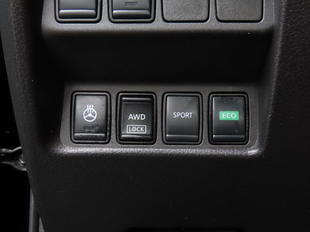 Thumbnail: 2021 Nissan Rogue Sport - 26