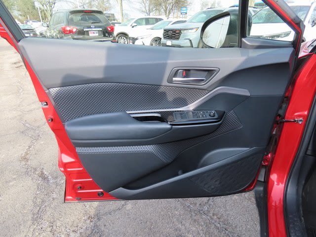 Thumbnail: 2021 Toyota C-HR - 21