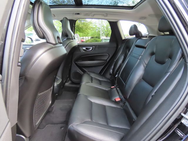 Thumbnail: 2019 Volvo XC60 - 12